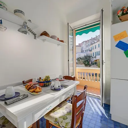 Apartment Sunrise Apartment Seaview 100M To Beach - Happy Rentals