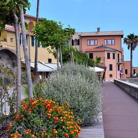 Sunrise Apartment Seaview 100M To Beach - Happy Rentals *